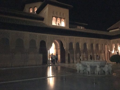 Fantastiske Alhambra om natten